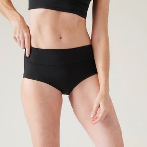 Athleta NWT Essential Swim Boyshort black L